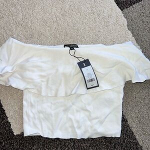 Dynamite top, off the shoulder